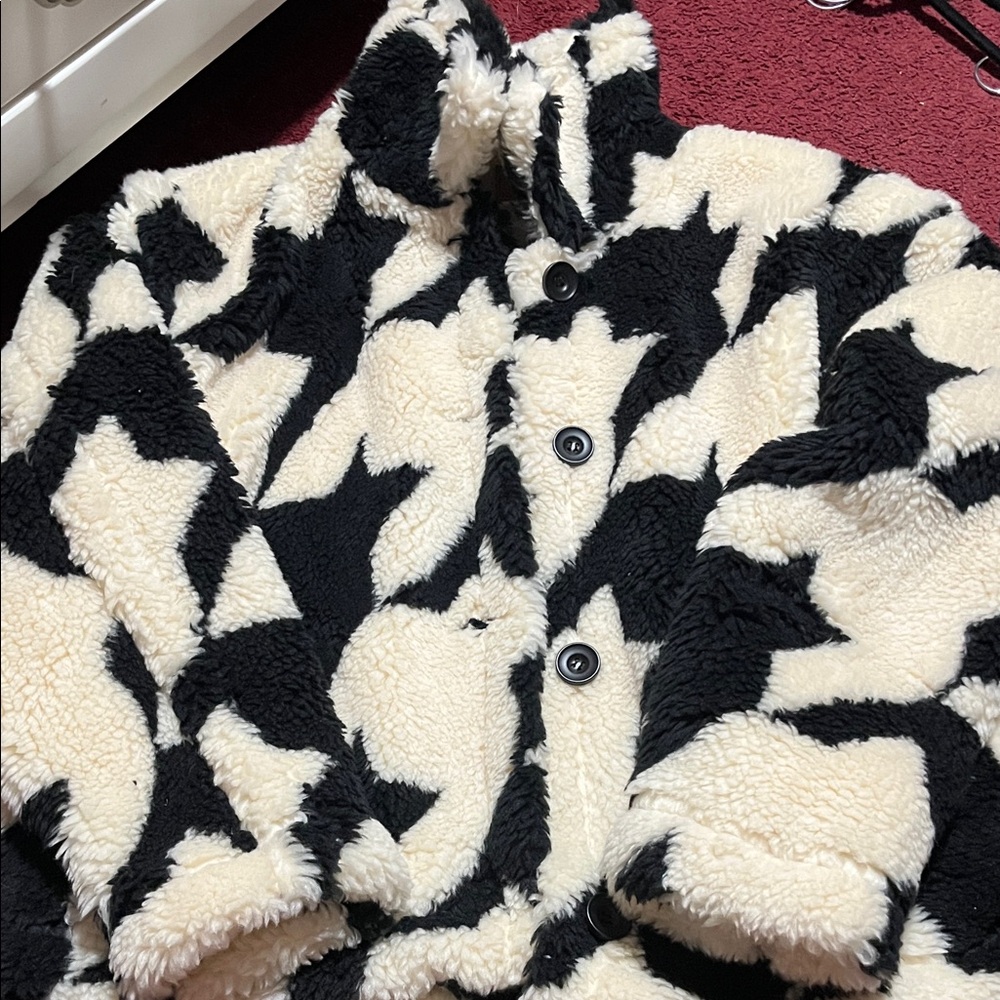 NEVER WORN: Blank NYC Hownstooth Black and Cream Sherpa Jacket